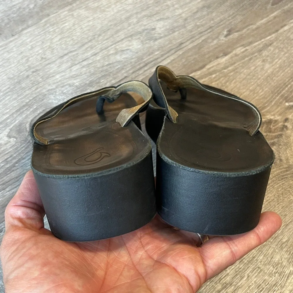 OluKai Malae Black Leather Platform Sandals Womens 9 Thong Flip Flops 20465-4040